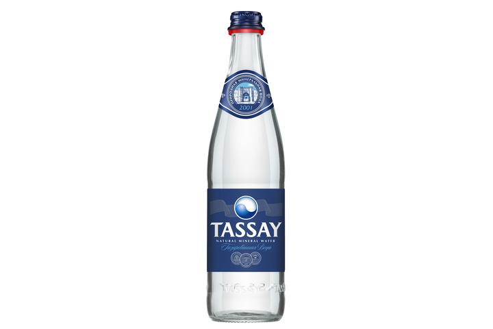 Природная минеральная вода Tassay газированная, стекло 0.5 литра